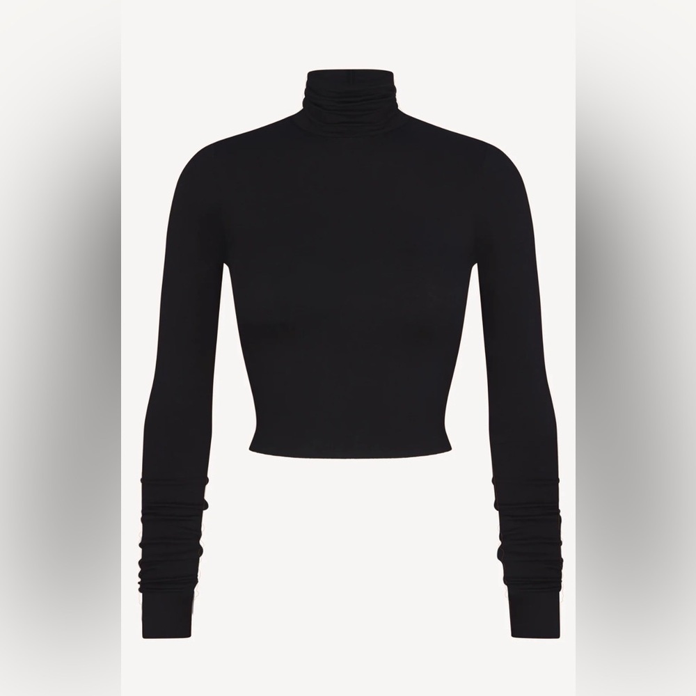 Eterne Cropped Fitted Turtleneck Top Butter Rib Black Size Large